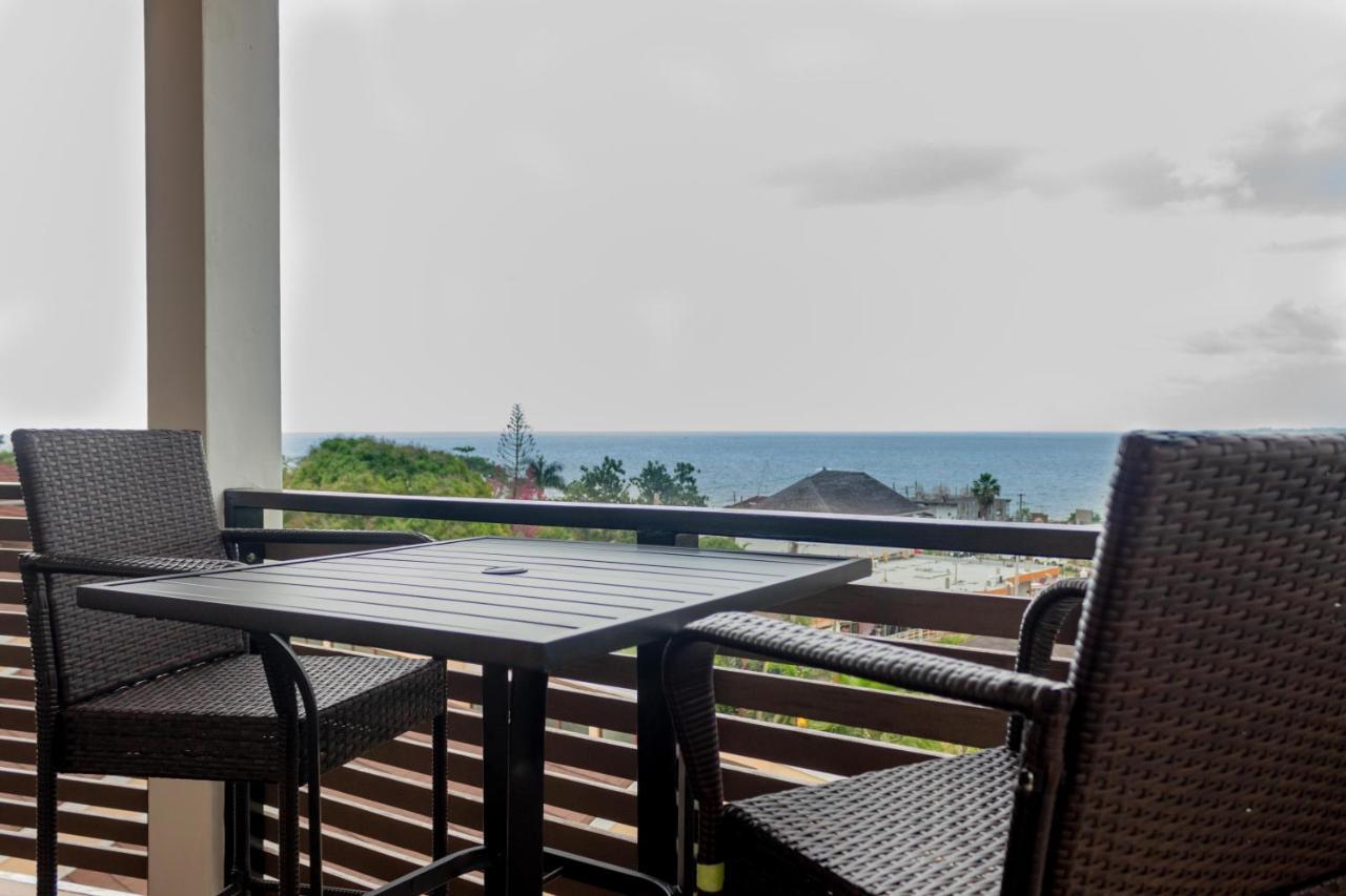 A Wave From It All @ Aqueducts Negril Exterior photo